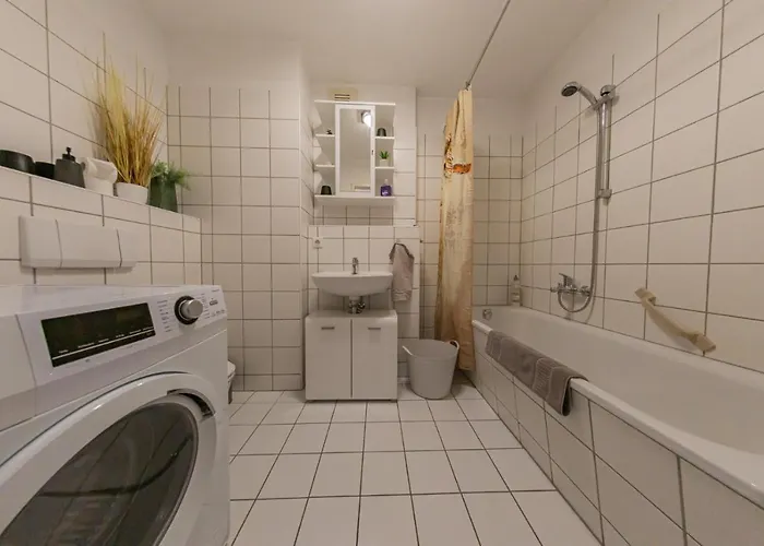Spreewald-apartment, 75qm, 2 Schlafzimmer, Tiefgarage, Balkon, Netflix, Waschtrockner * Chociebuż